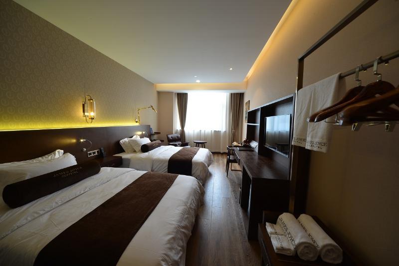 Hotel Manxin Xujiahui 4*
