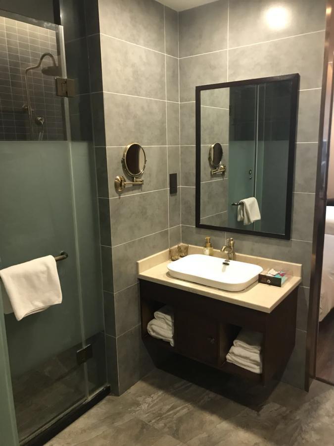 Manxin Xujiahui Hotel 4*
