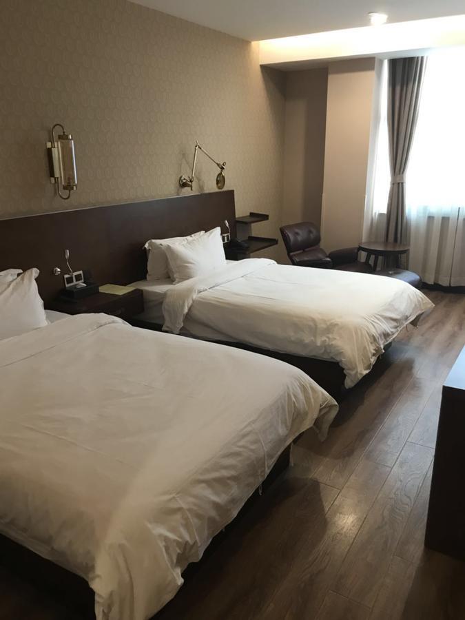 Manxin Xujiahui Hotel